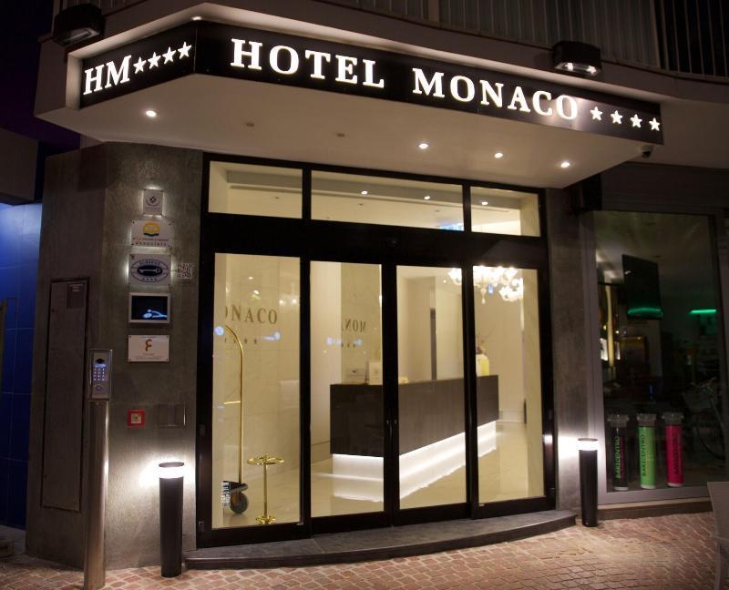 Monaco Suites Hotel Ліньяно-Сабб'ядоро Екстер'єр фото