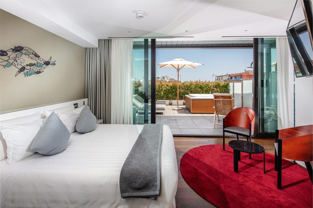 Monaco Suites Hotel Ліньяно-Сабб'ядоро Екстер'єр фото