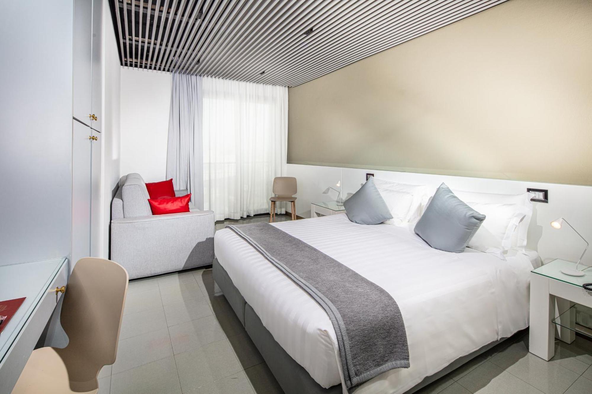 Monaco Suites Hotel Ліньяно-Сабб'ядоро Екстер'єр фото
